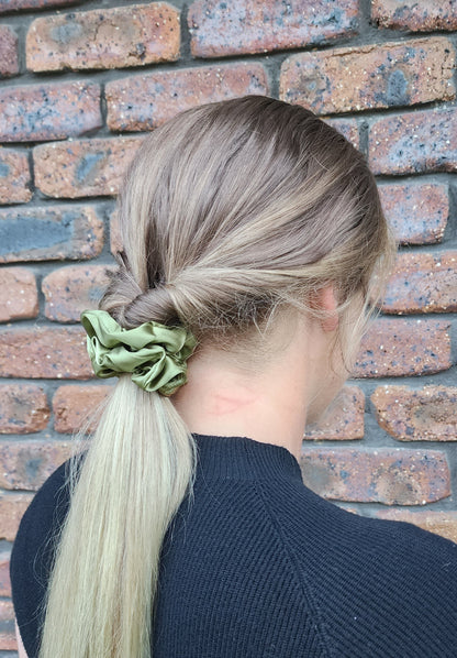 Botanical Classic Mulberry Silk Scrunchie