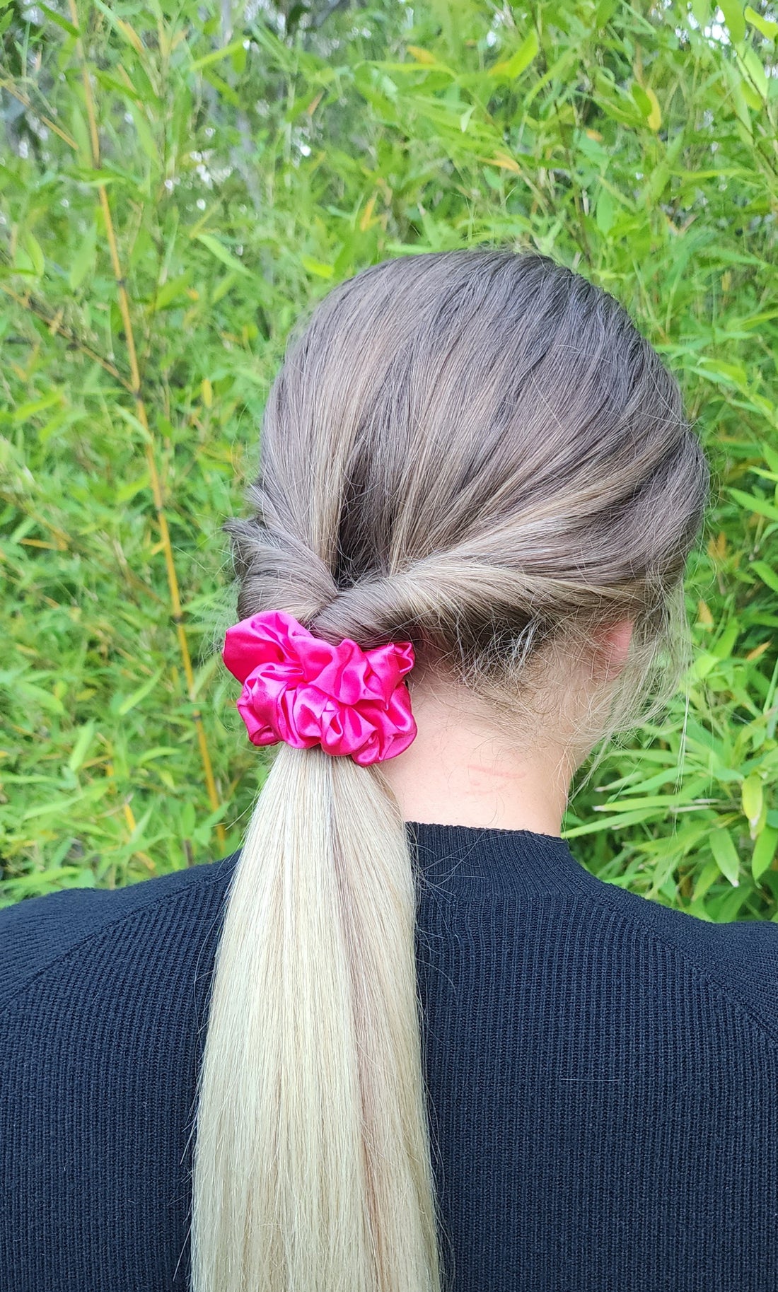 Wildberry classic mulberry silk scrunchie in hot pink