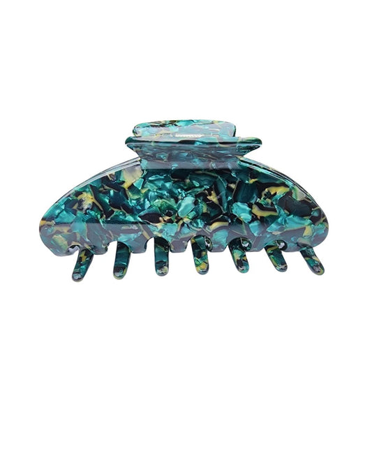 Eco-friendly curved acetate hair claw clip in green marble pattern – premium claw clip from The Scrunchie Vault for women in Australia. Strong hold, gentle grip, stylish and sustainable hair accessory.